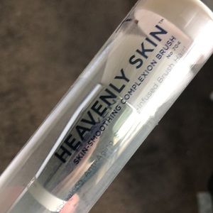 Heavenly Skin Skin Smoothing complexion Brush